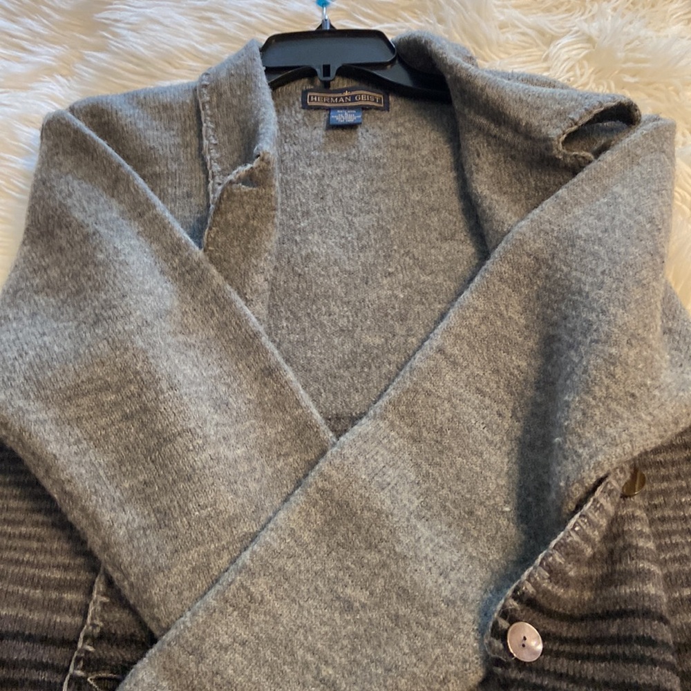 HERMAN & GEIST 100% wool Sweater size L excellent condition length 30/31” - Picture 12 of 12